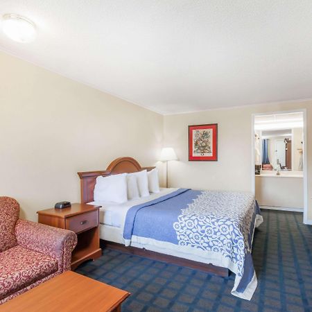 Days Inn By Wyndham Dover Downtown Bagian luar foto