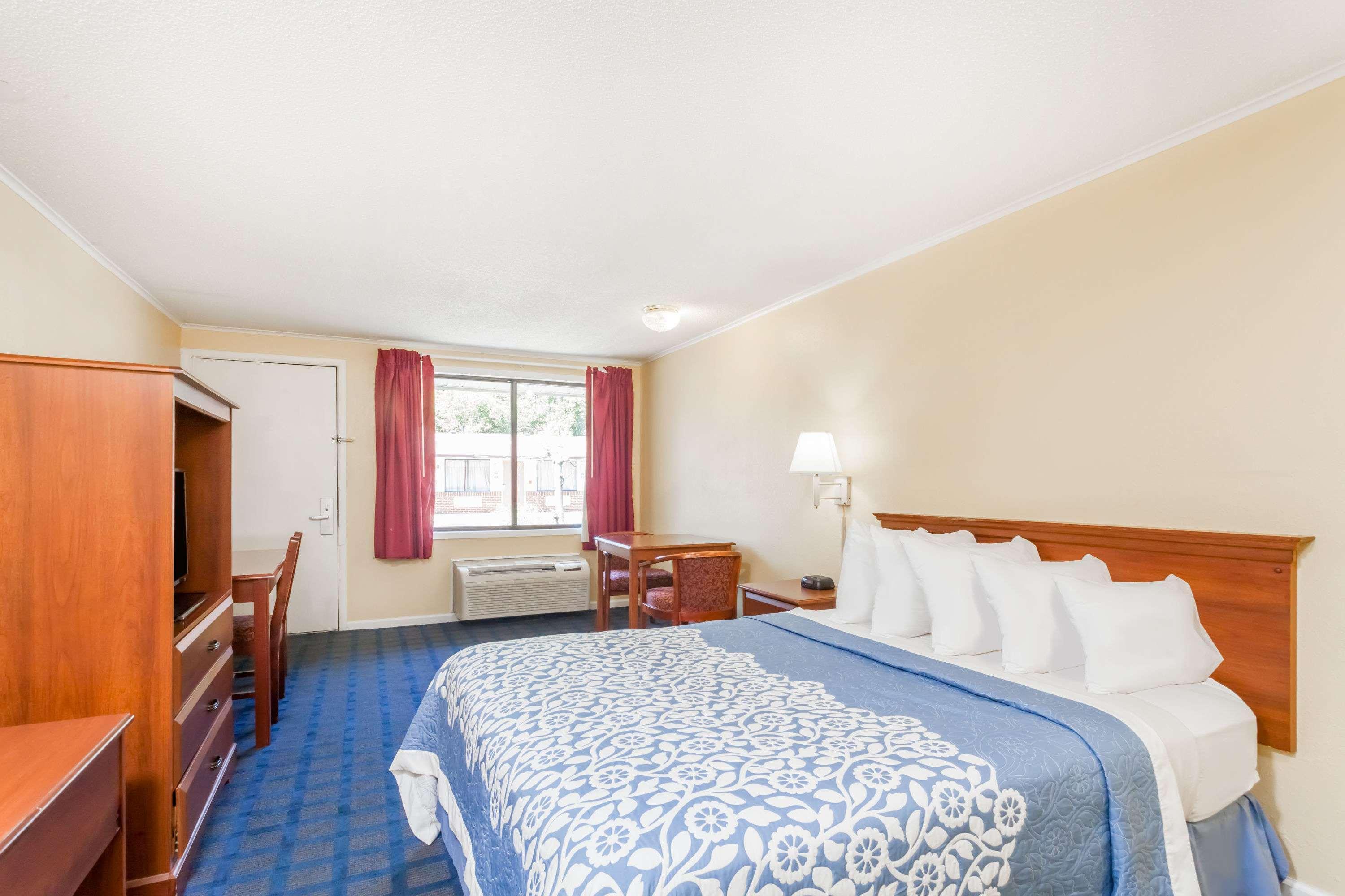 Days Inn By Wyndham Dover Downtown Bagian luar foto
