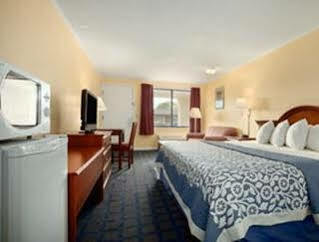 Days Inn By Wyndham Dover Downtown Bagian luar foto
