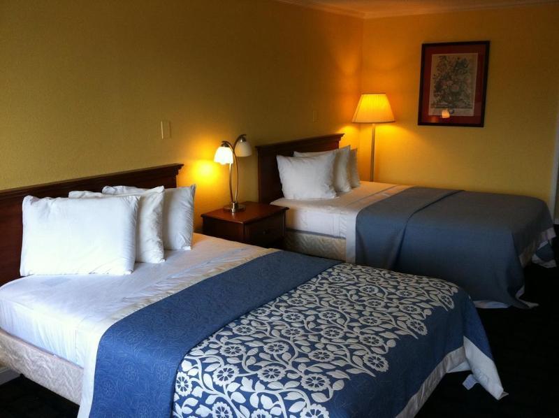Days Inn By Wyndham Dover Downtown Bagian luar foto